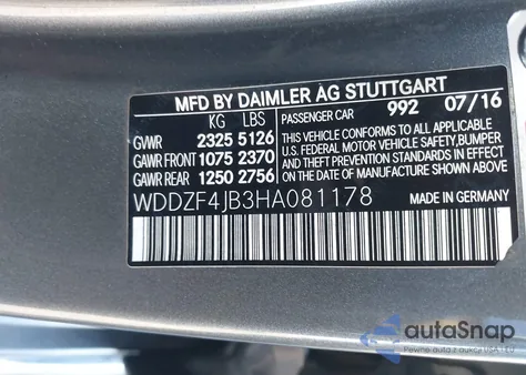 2017 Mercedes-Benz E 300 z USA, uszkodzony, nr VIN WDDZF4JB3HA081178